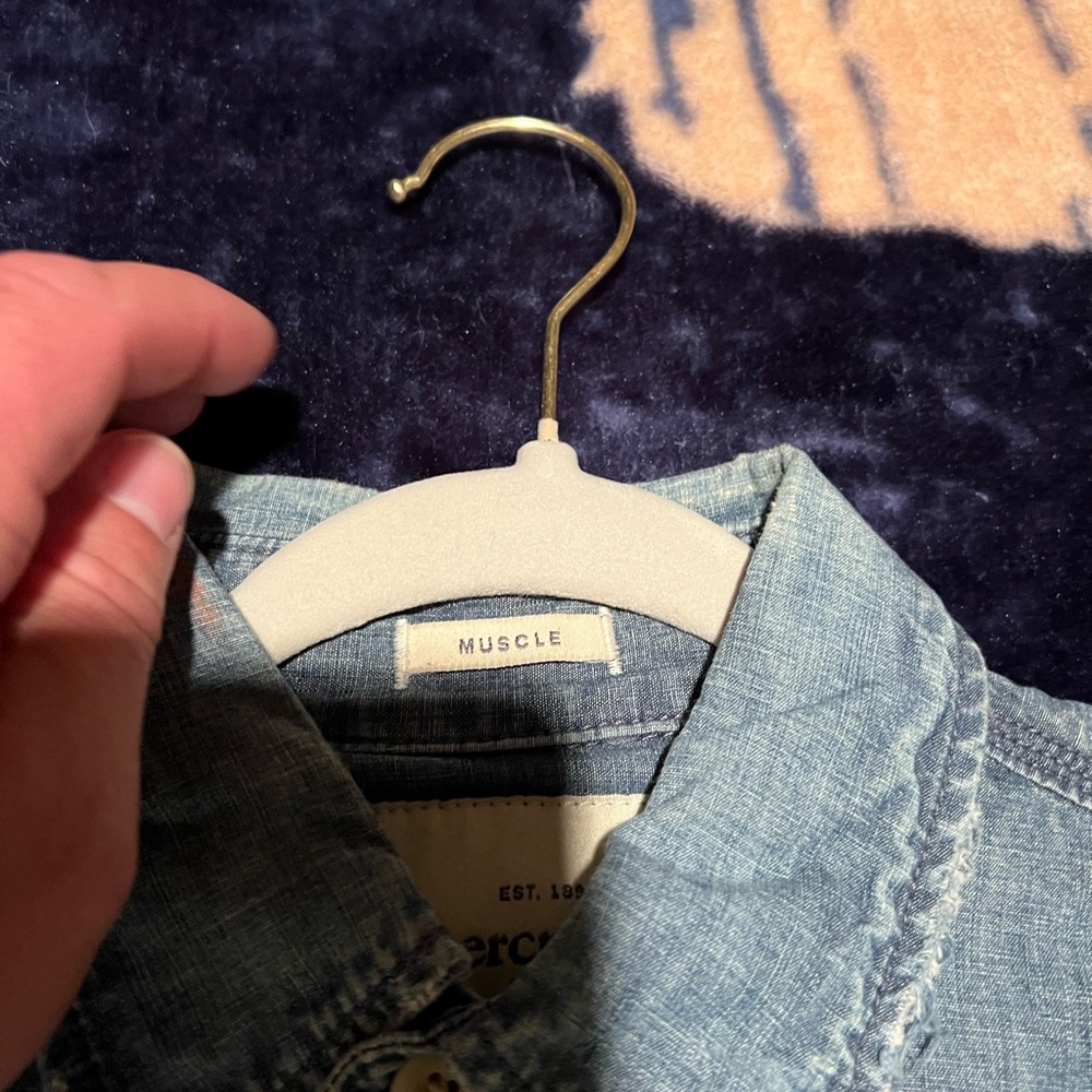Abercrombie and Fitch Denim shirt - Picture 4 of 5